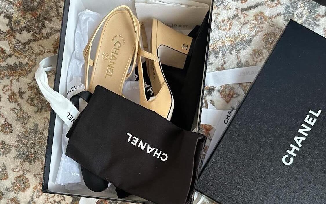 Chaussure Chanel beige et noir